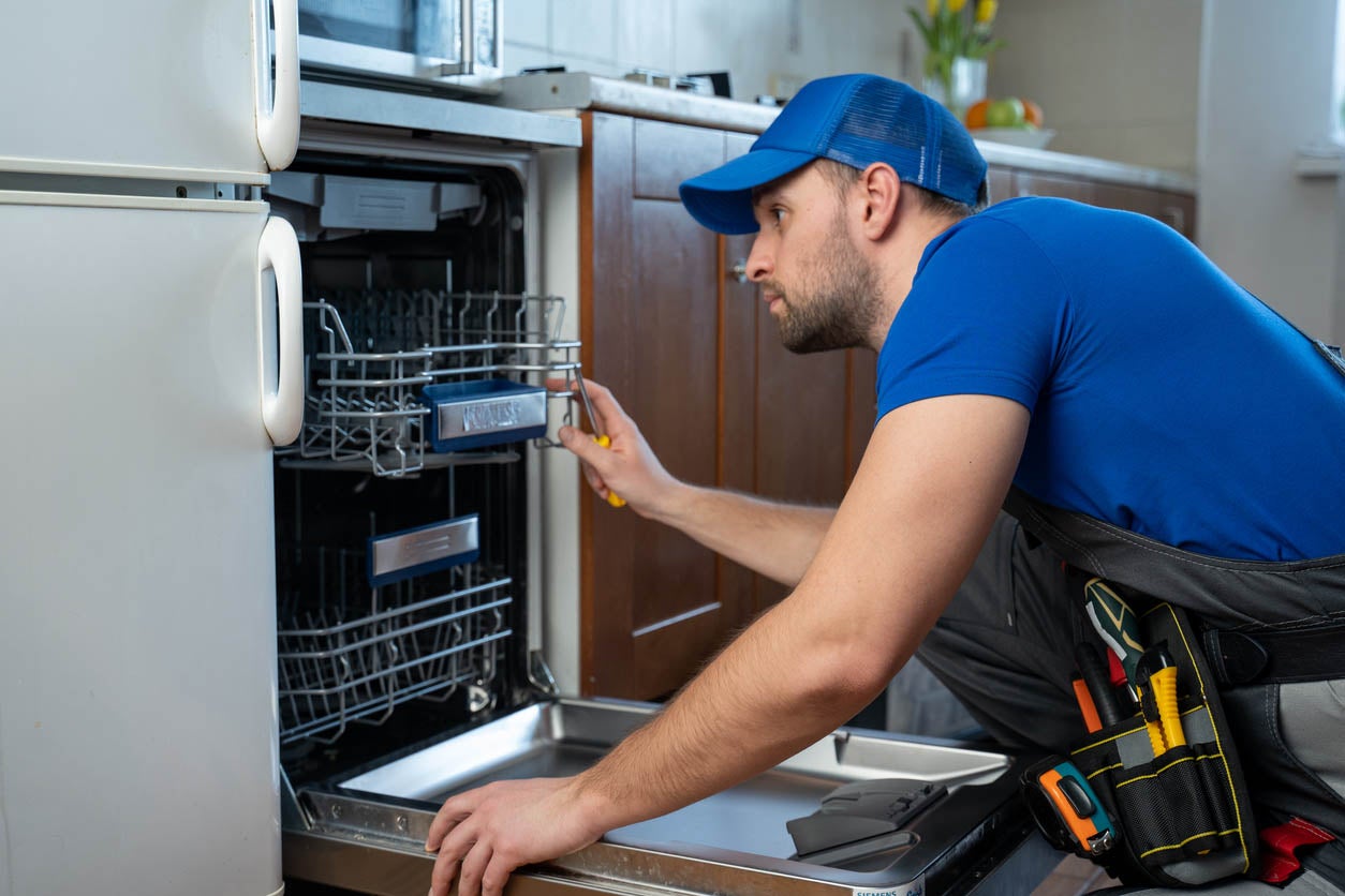 Dishwasher repair by technician