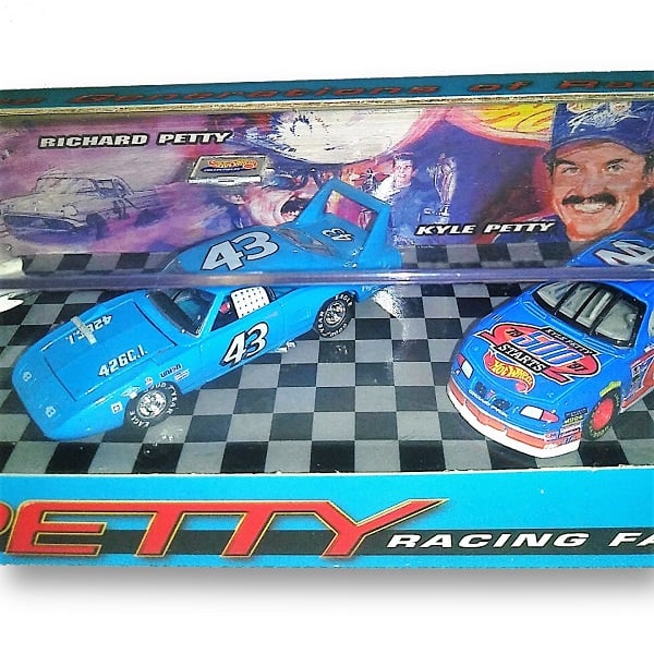 Petty Racing Hot Wheels 3-Pack close up2
