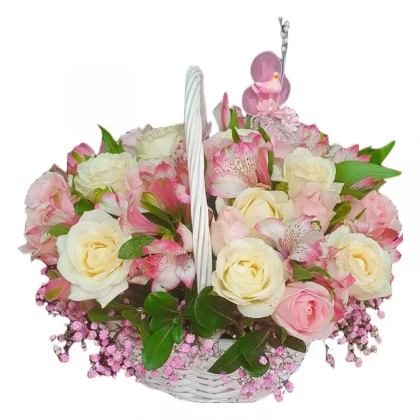 A white Корзина цветов "Верона" filled with pink and white roses for доставка цветов.