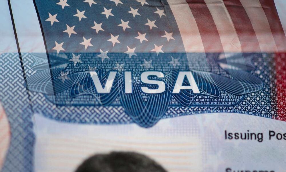 Canadian Residents Face Record-Breaking Wait Times for US Visas