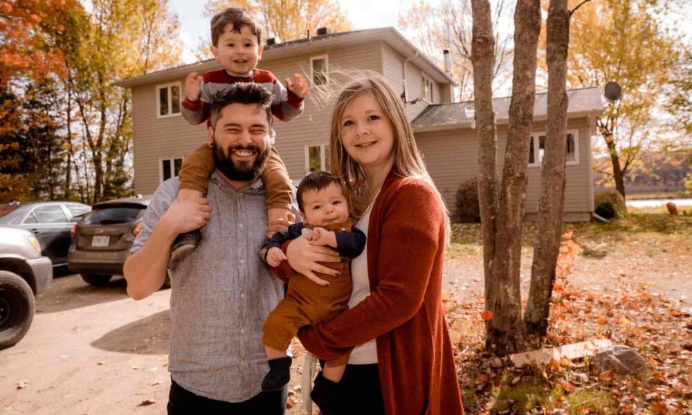 Canadians view family reunification as the highest priority in 2020