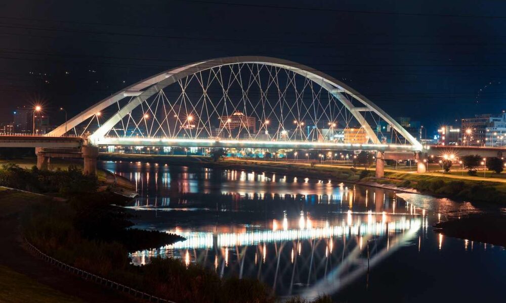 Alberta Sets a New Immigration Target to Fill 100,000 Jobs