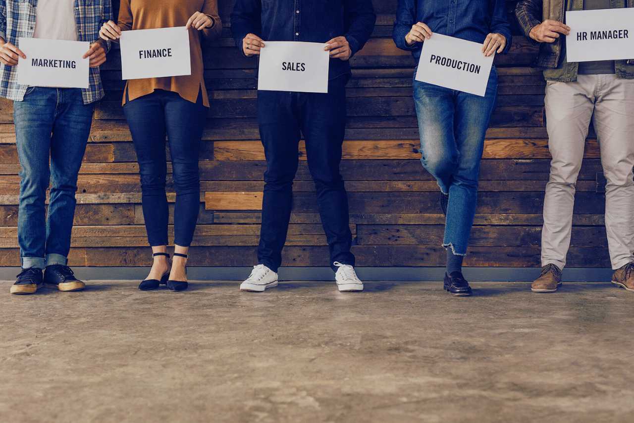 Canada Invites Over 4,600 International Experience Candidates in Latest Draw