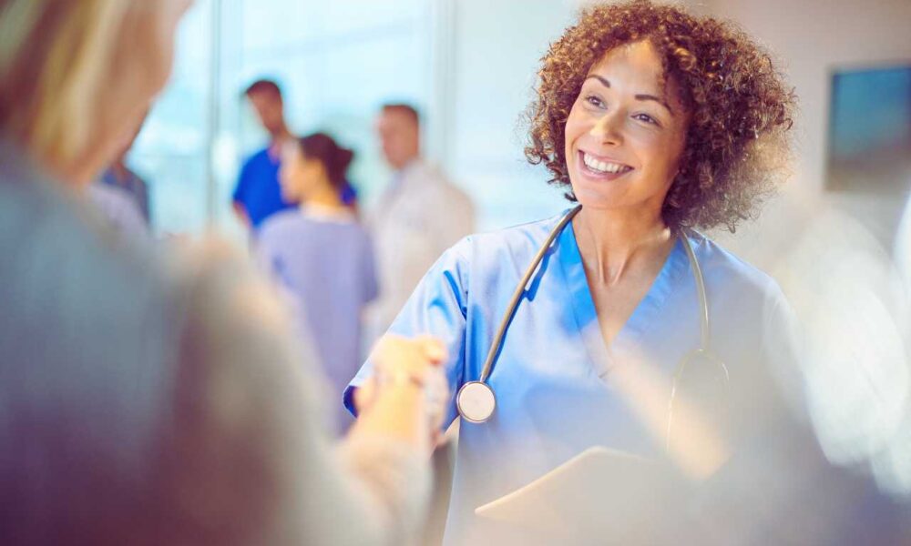 Alberta Invites 37 Healthcare Workers Under the AAIP