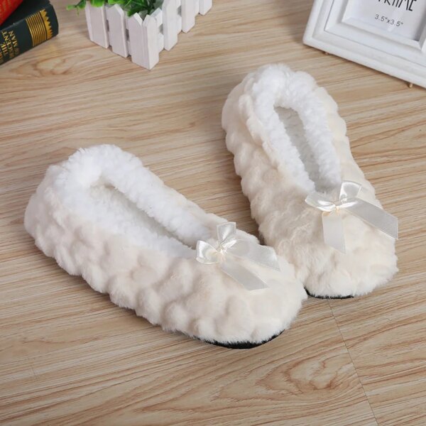 Chaussons Souple Peluche Fourrés Femme 1