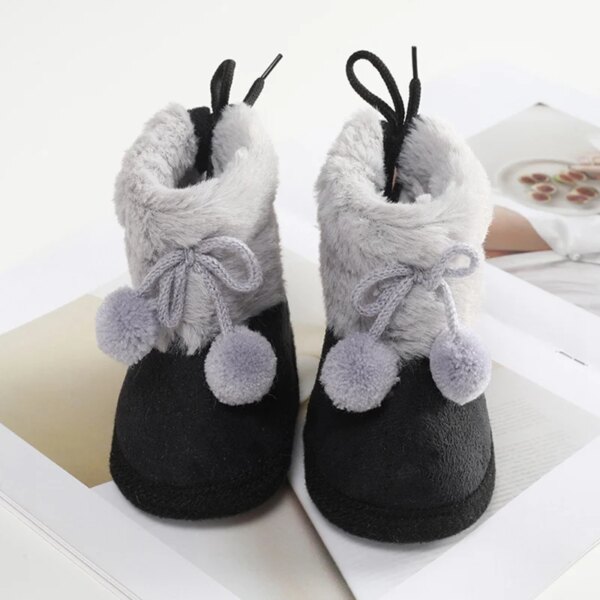 Chaussons Bottes Fourrées Bébé avec Pompon 1