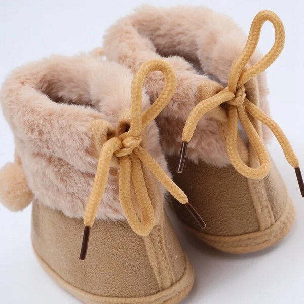 Chaussons Bottes Fourrées Bébé avec Pompon 7
