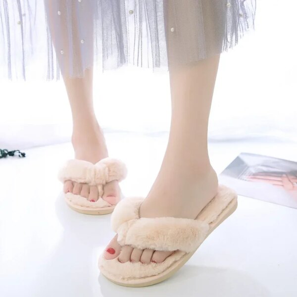Tong en Fourrure Rose 6
