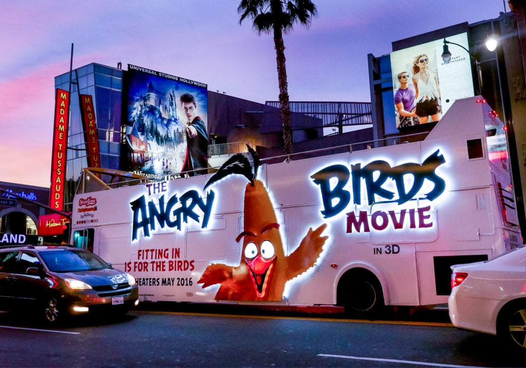 quảng cáo ngoài trời.