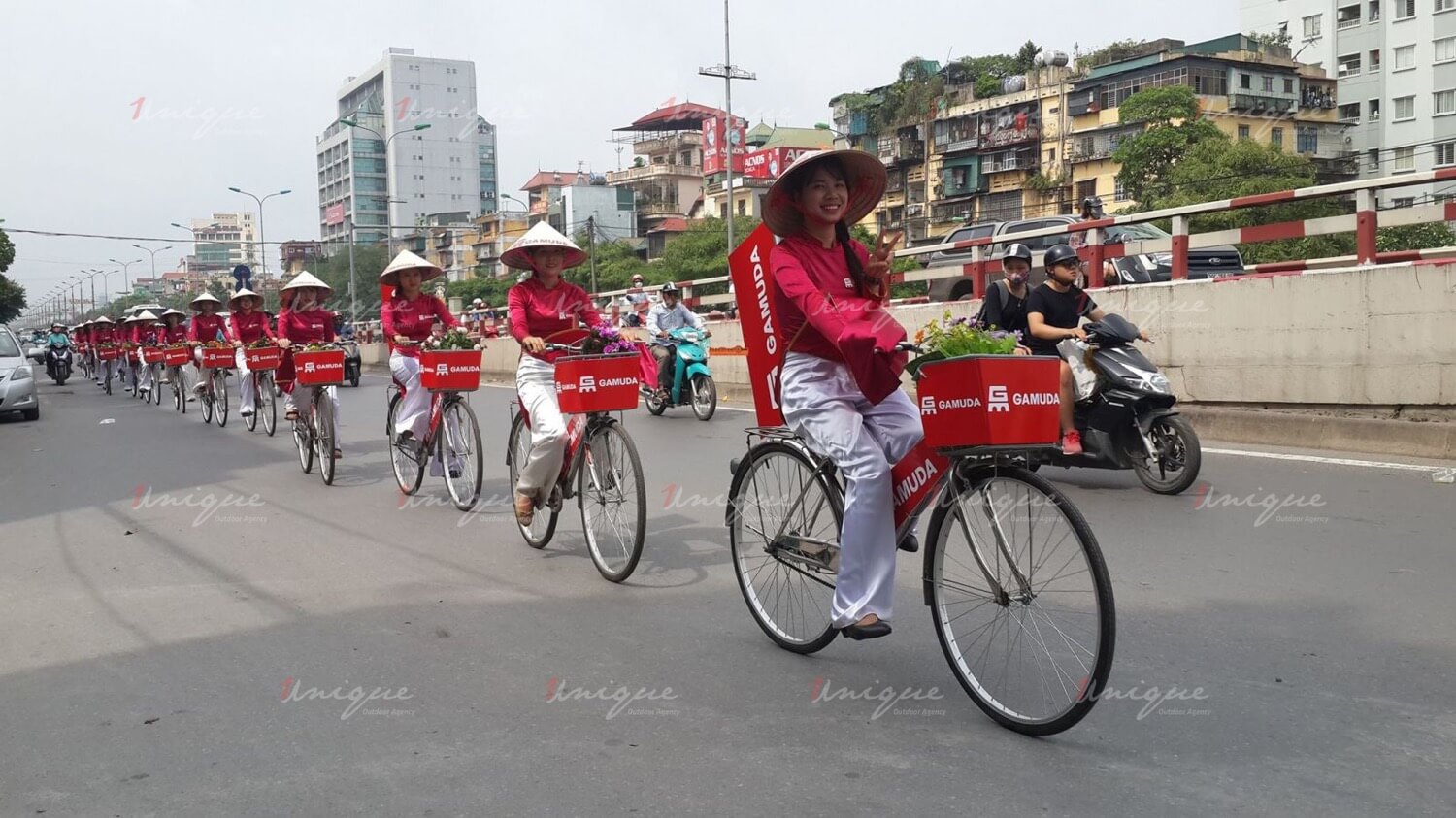 quảng cáo ngoài trời.