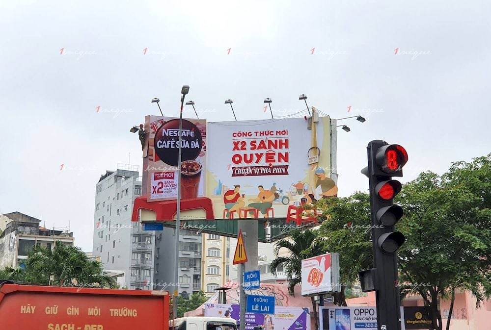 quảng cáo ngoài trời.