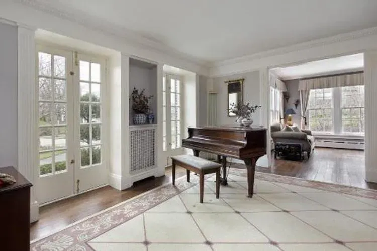 The Home Alone House Is Once Again Generating Exciting Viewer Interest 7 new interiors home alone house