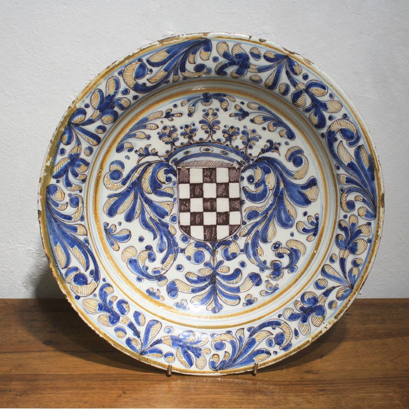 Plato con el escudo de la Casa de Alba - Morata de Jalón, siglo XVII - Imagen 2