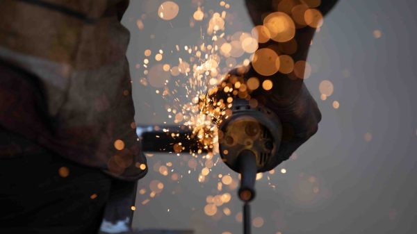 Essentials of Metal Cutting – Image 3 The Essentials of Metal Cutting: A Comprehensive Guide to Equipment and Consumables - Image 4