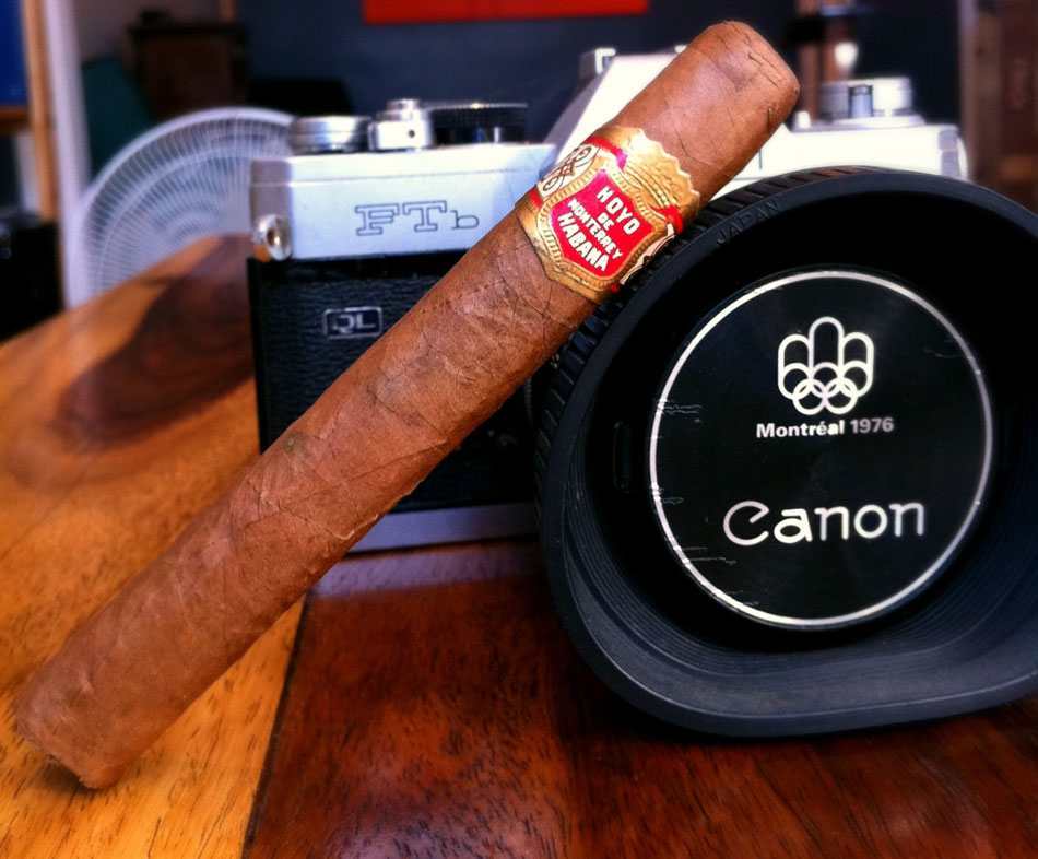Hoyo de Monterrey Corona