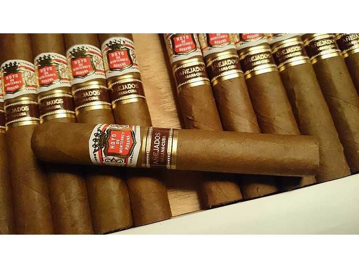 Hoyo de Monterrey Hermosos No. 4 Anejados - Image 2