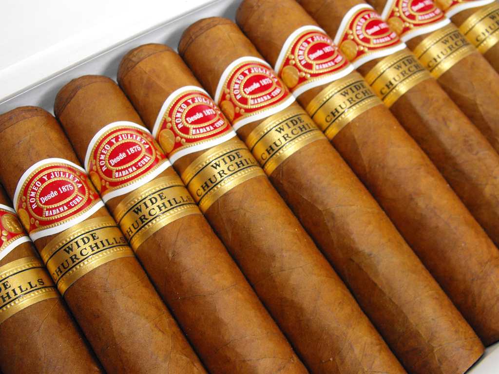 Romeo y Julieta Wide Churchills - Image 2