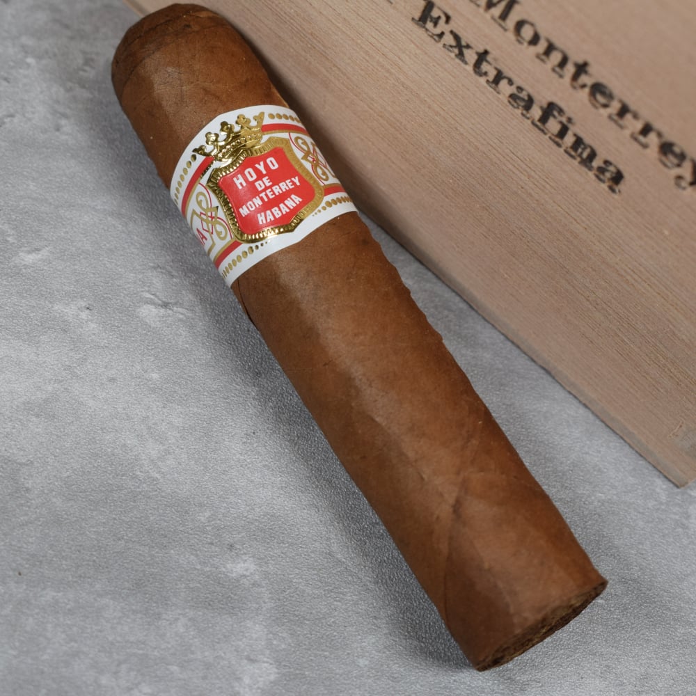Hoyo de Monterrey Petit Robusto - The Perfect Choice for a Short Smoke 1 Hoyo de Monterrey Petit Robusto - The Perfect Choice for a Short Smoke
