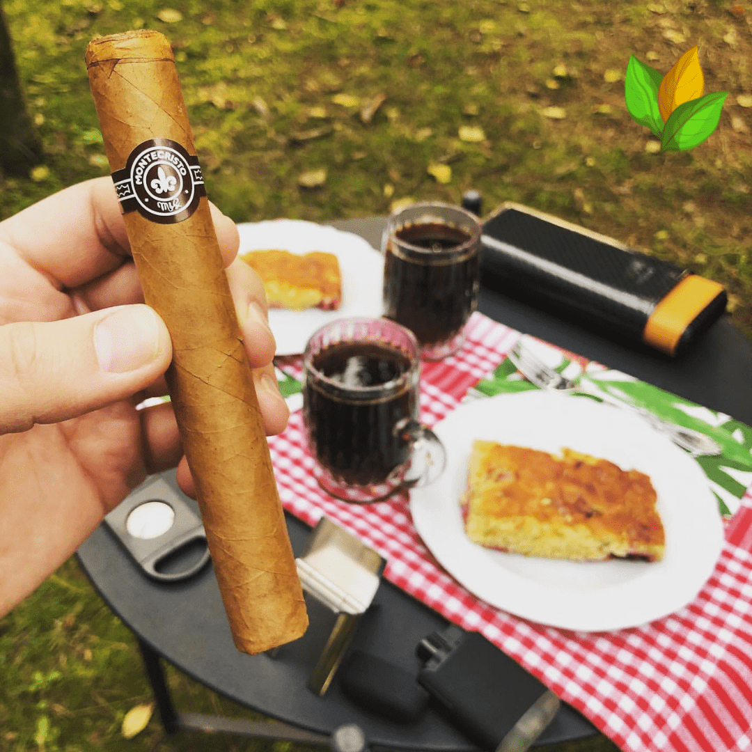 Montecristo Double Corona Limited Edition 2001 Cuban Cigar - Image 1
