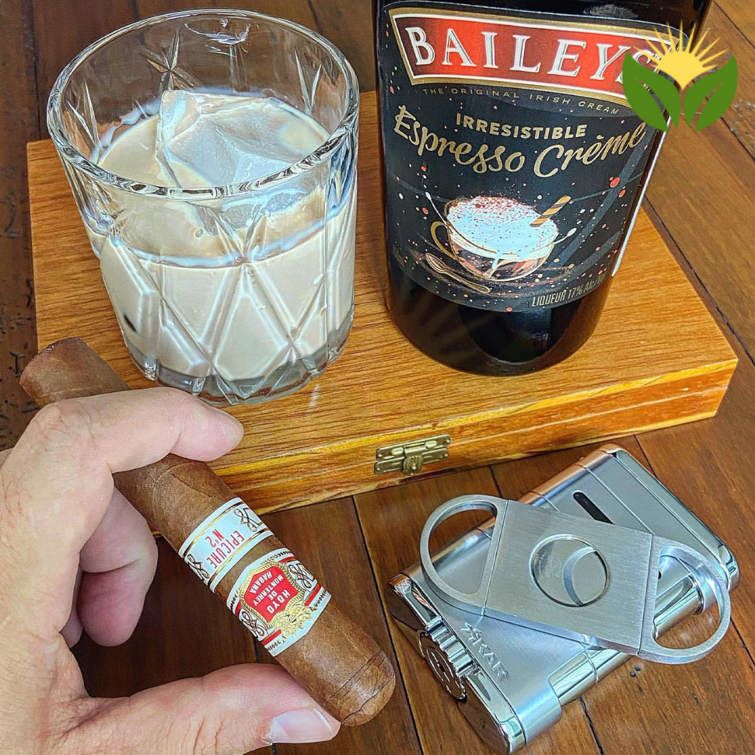 Hoyo de Monterrey Epicure No. 2 5 Hoyo de Monterrey Epicure No. 2 Cuban Cigars - Detail View