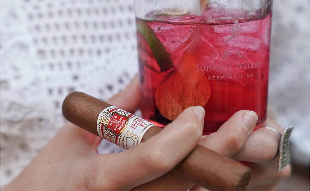 Hoyo de Monterrey Cigars - The Perfect Gift for the Cigar Lover in Your Life 1 Pairing Hoyo de Monterrey Cigars with the Perfect Drink and Occasion