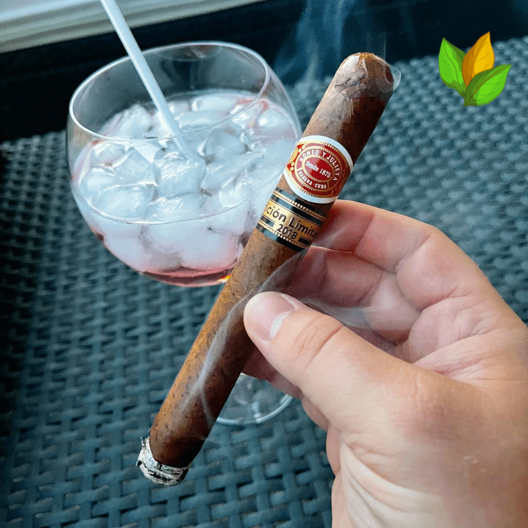 Romeo y Julieta Capuletos EL 2016 Cigar Close-up - Premium Quality
