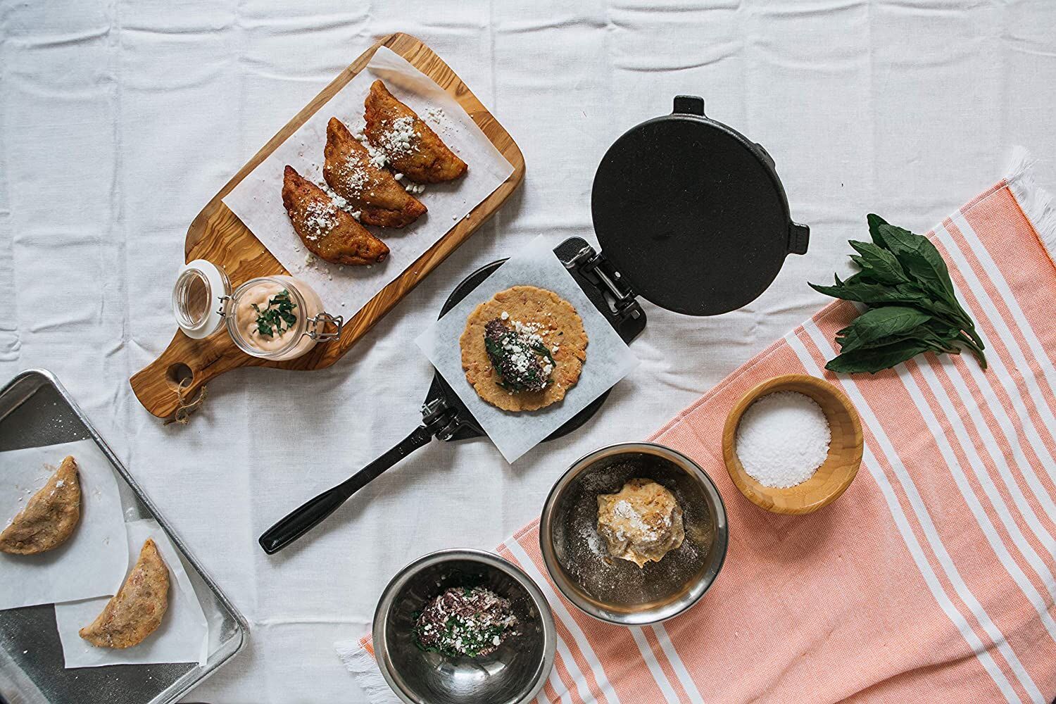 Victoria 8-Inch Cast Iron Tortilla Press - Image 8