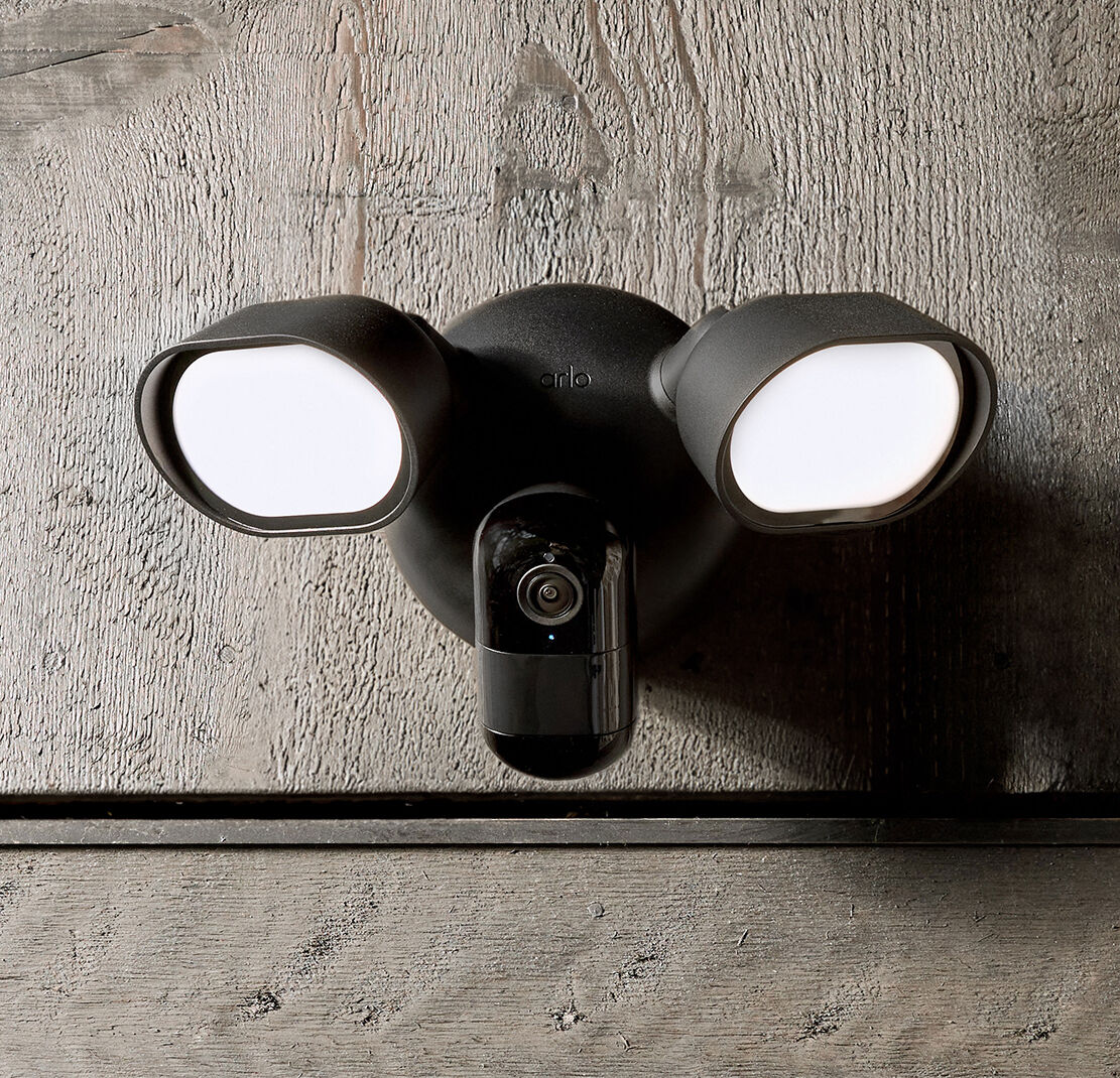 Arlo Wired Floodlight Camera – 2000 Lumen LED Light - Image 5