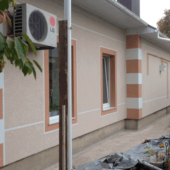 Fatada finisata cu Plaster din marmura