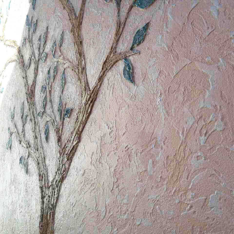 Tencuilă decorativă pentru fațadă la casa cu elemente artistice