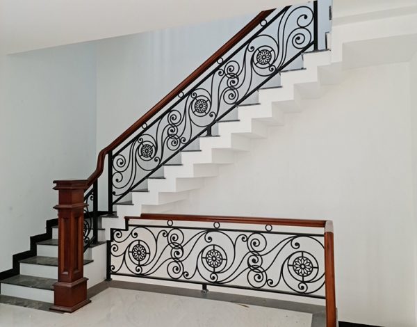 Kinh nghiệm và các bước khi gia công lắp đặt cầu thang sắt