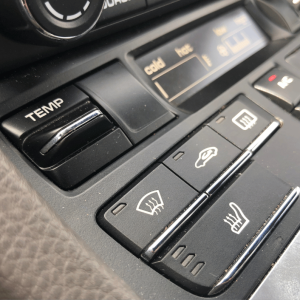 car-defrosting (1) car-defrosting (1)