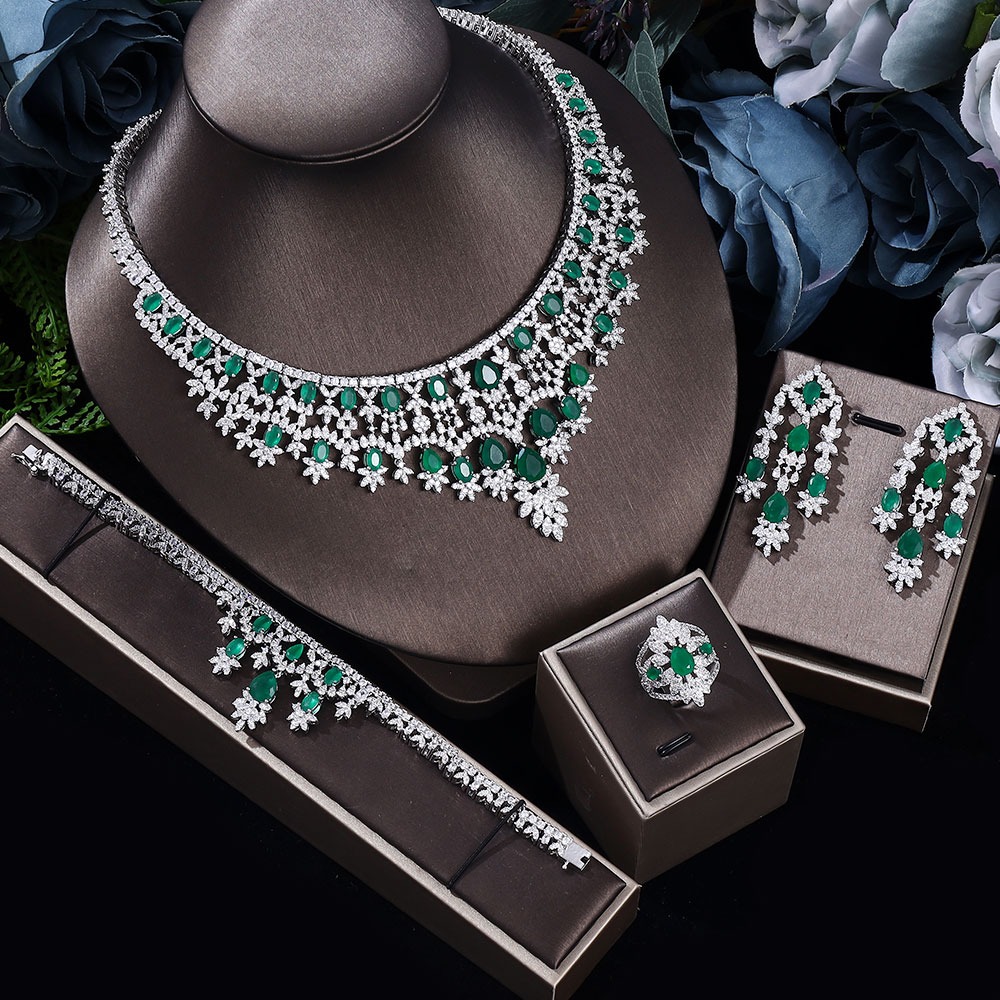 Artania Emerald Grace Jewelry Set