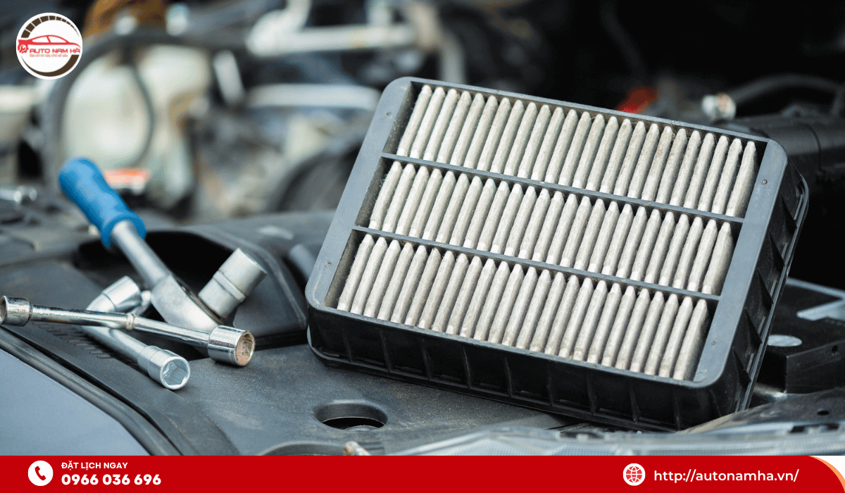 2. Kiểm tra lọc gió điều hòa thường xuyên để phát hiện sự hỏng hóc kịp thời