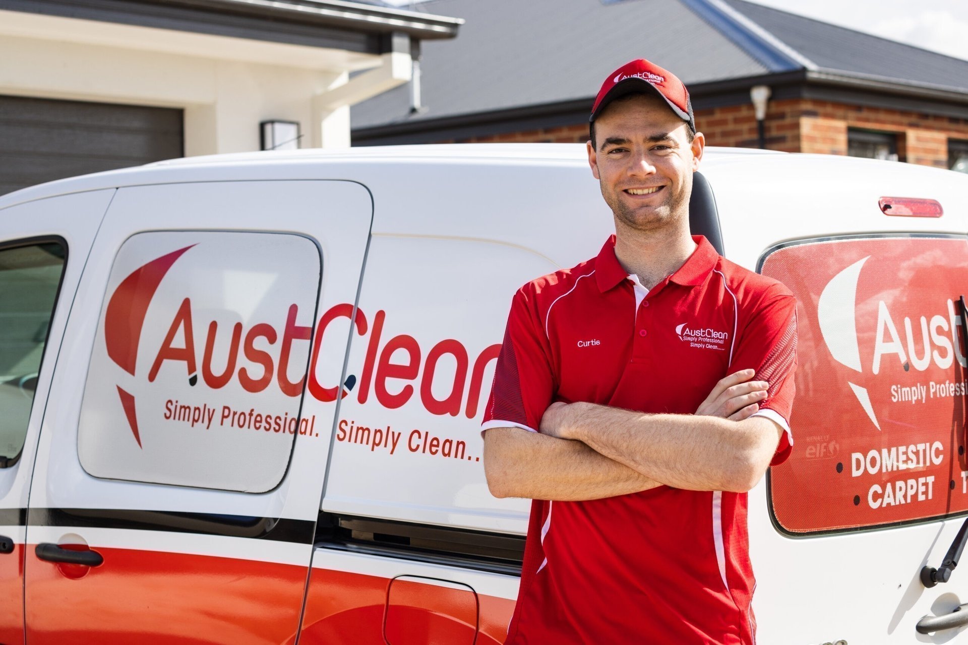 Bendigo South Cleaning Services 29 AustClean Bendigo South professional with service van at residential property – expert cleaning services in Bendigo South, Victoria.