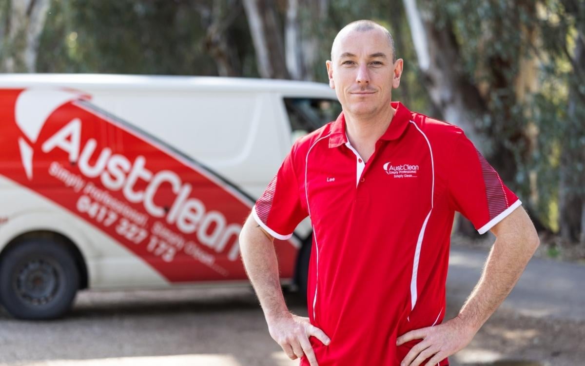 Swan Hill Cleaning Services 21 AustClean Swan Hill technician with branded service van – professional cleaning services in Swan Hill, Victoria.