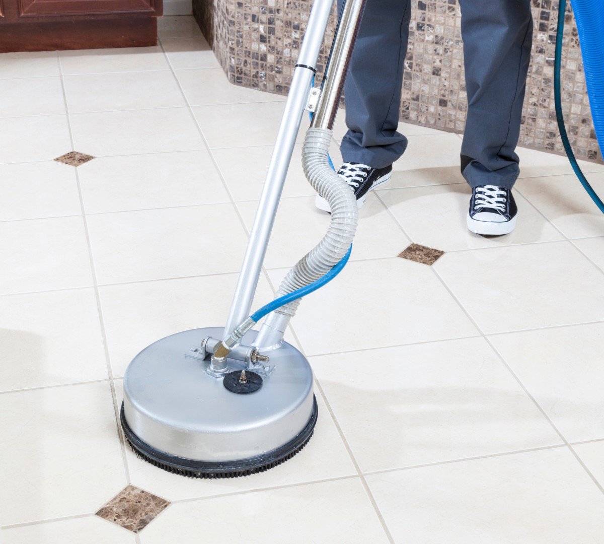 A Builder's Guide to the Final Handover Clean 1 AustClean Mildura team – expert exterior and interior cleaning services for homes and commercial premises in Mildura, Victoria.