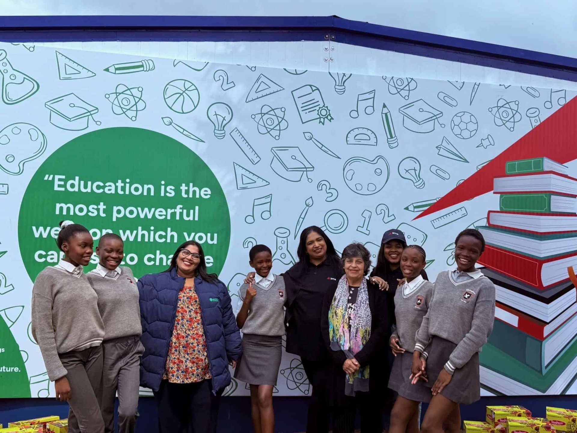 BME, Omnia Agriculture support education with donated mobile classroom. 4 BME, Omnia Group, Omnia Agriculture, donate, CSI, mobile classroom, Fundisisa Combined School, Dryden, Mpumalanga.