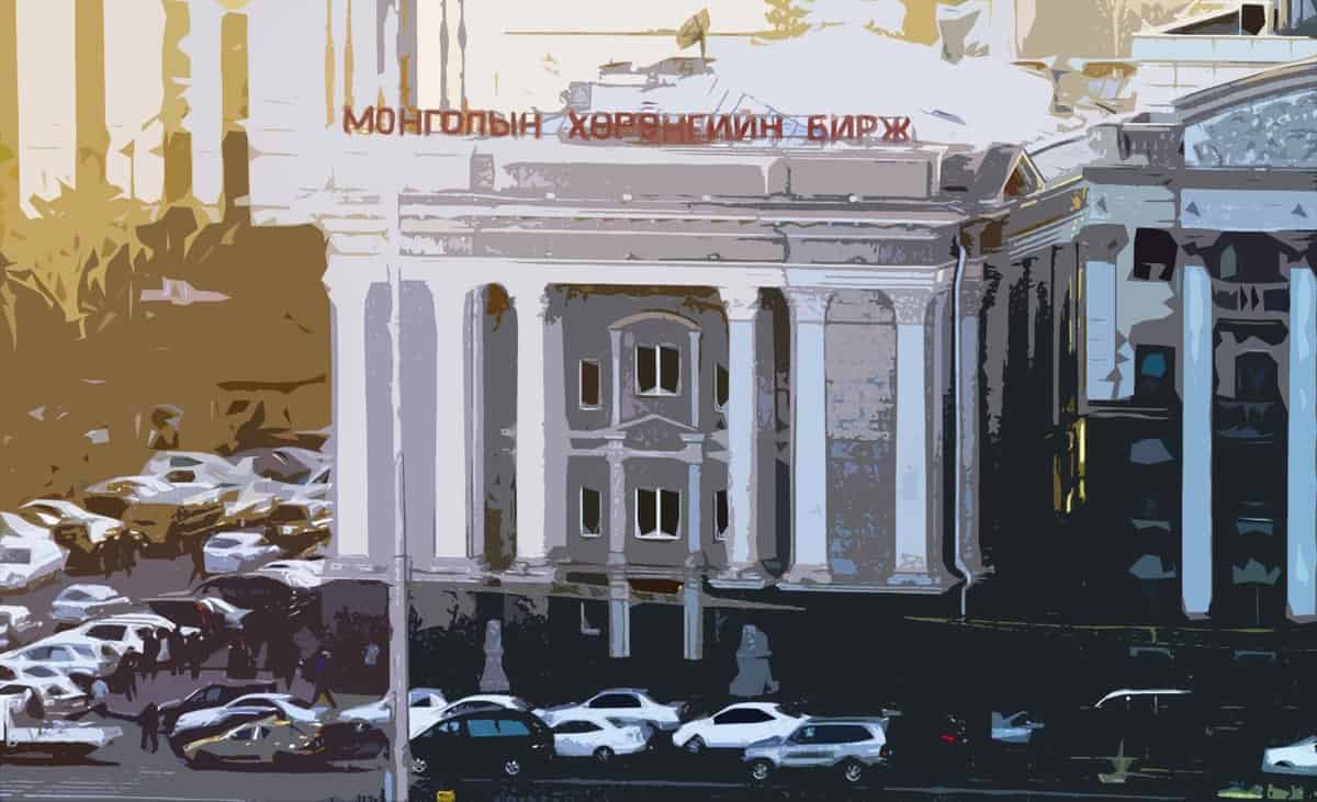 Дээд талд нь "Монголын Хөрөнгийн Бирж" гэсэн тэмдэг бүхий багана бүхий сонгодог хэв маягийн том барилга бүхий завгүй хотын дүр төрхийг харуулсан уран сайхны, загварлаг зураг. Олон тооны зогсоолд байрлуулсан машинууд болон хөдөлж буй тээврийн хэрэгслүүд нь бизнес төв дунд энтрепренерүүд цэцэглэн хөгждөг хөл хөдөлгөөн ихтэй орчинг харуулж байна. - Business.MN