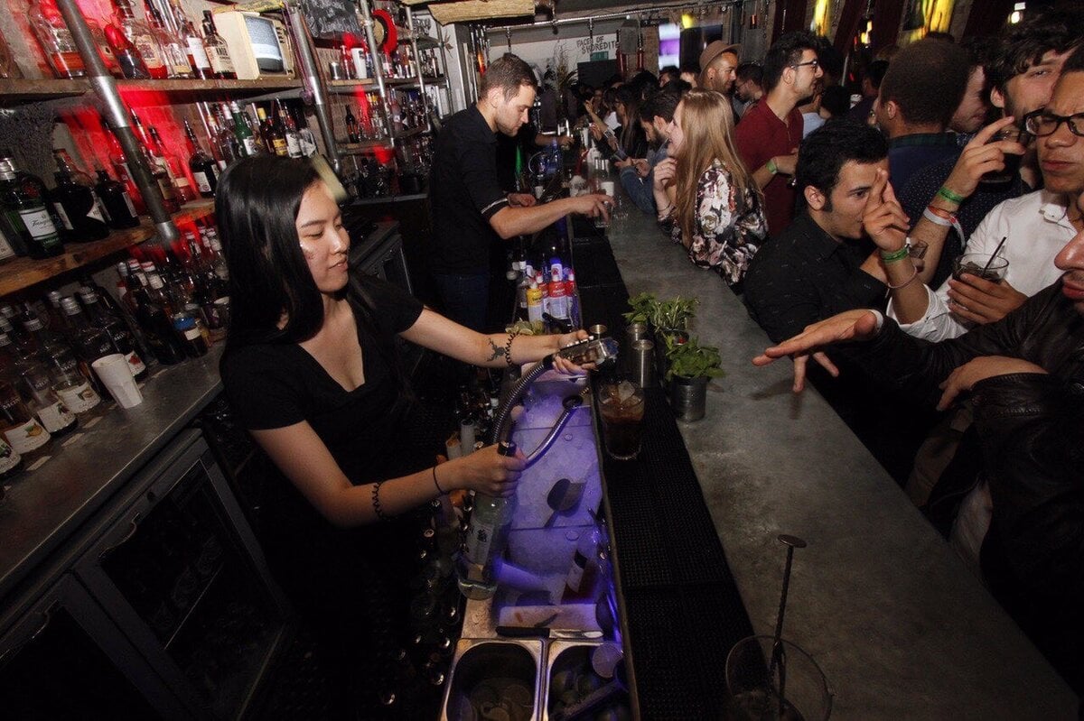 Б.Тэмүлүн: Бартендер бол харилцаа, мэдрэмж, хандлага дээр тогтдог “урлаг”