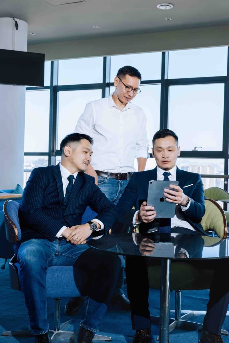 Хязгааргүй зах зээлд хүч сорих QMenu