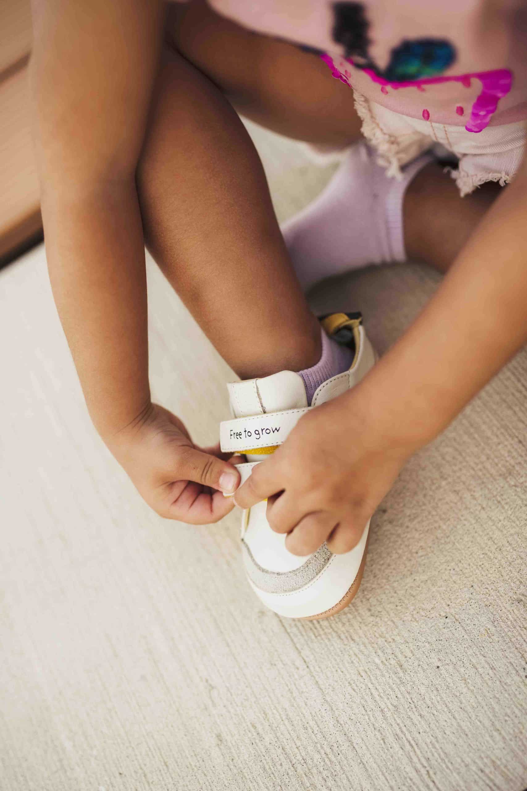 Tip Toey Joey - Bossy Play / White with Yellow Velcro - Image 9