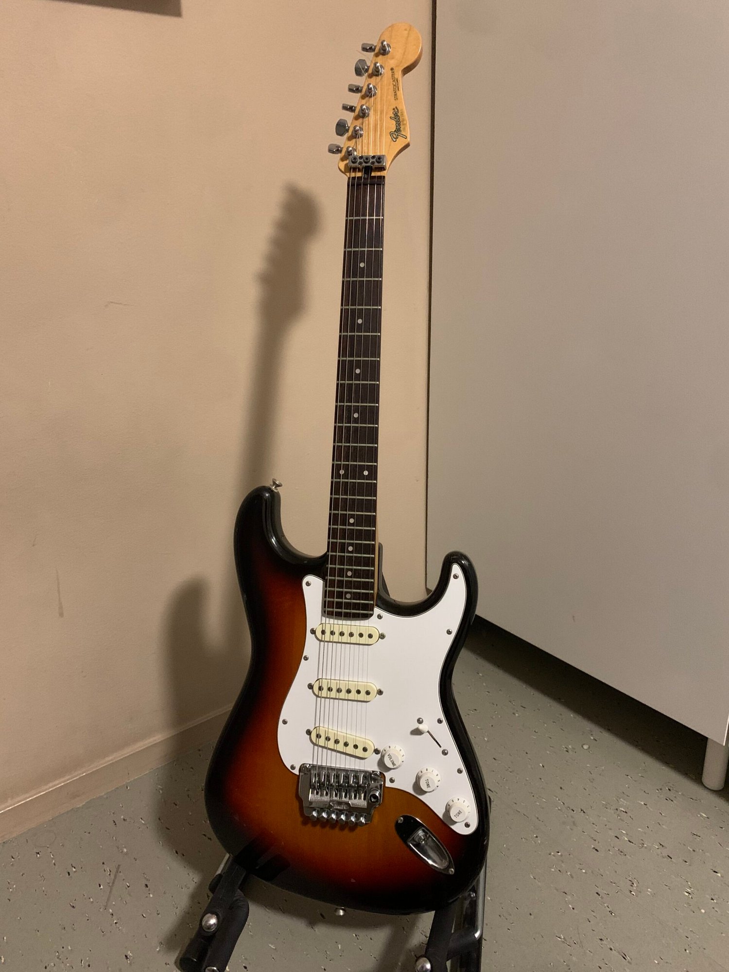Fender Stratocaster Made in Japan two tone sunburst 1985