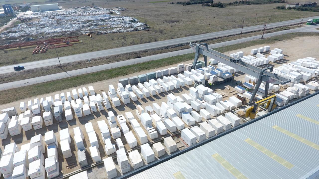 ef958d88-f6bd-419b-8c0e-ae47cab4a17f img-32