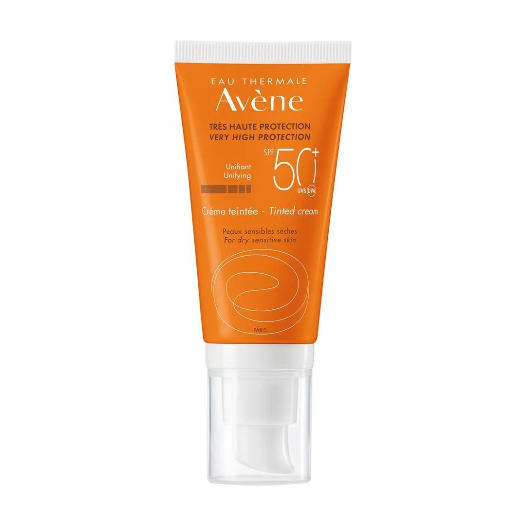 Eau Thermale Avène Crème Teintée SPF 50 pour protection solaire teintée des peaux sensibles.