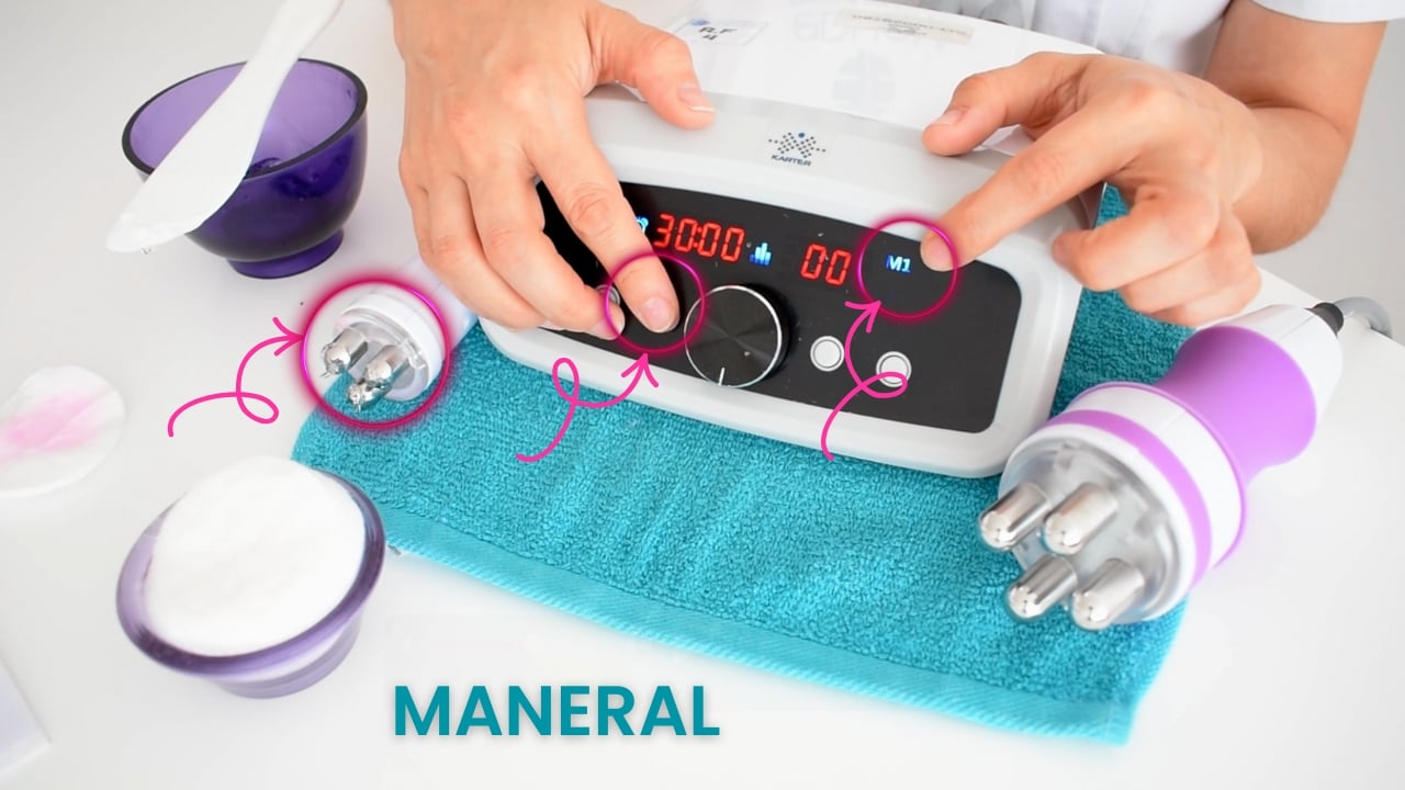 Equipo profesional de radiofrecuencia facial mostrando el maneral y el panel de control para tratamientos estéticos.