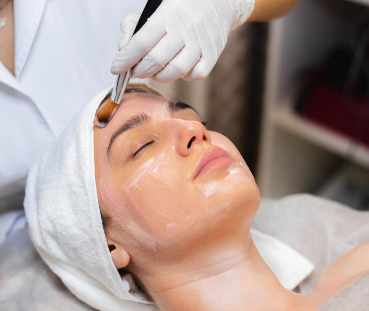 Exfoliación facial con gommage