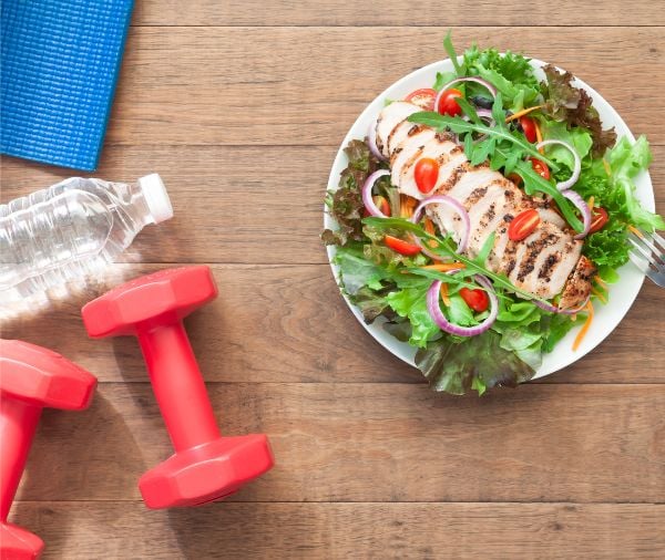 Imagen que muestra alimentos saludables que contribuyen a una piel radiante y bien cuidada