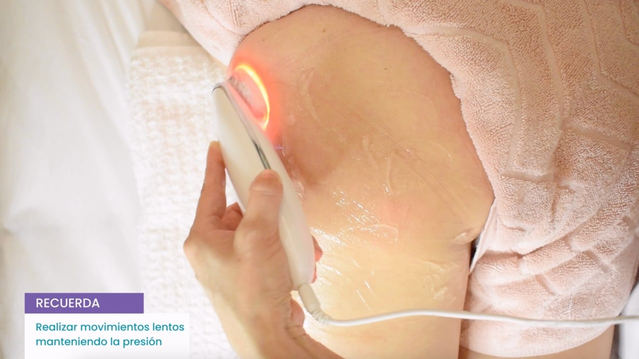 Sesión de reafirmación de glúteos con aparatología estética sin necesidad de ejercicios intensos.