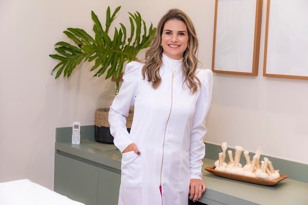 ¿Que carrera estudiar, cosmetologia o cosmiatria?